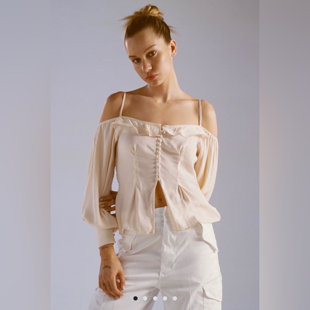 NWT - UO blouse size S
